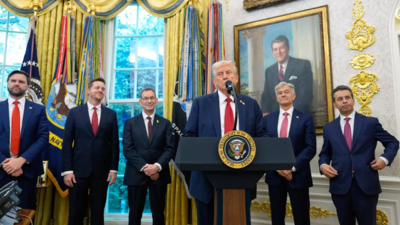 Donald Trump announces Pfizer price cuts for Medicaid; billion US investment promised; stock jumps 5% Donald Trump announces Pfizer price cuts for Medicaid; billion US investment promised; stock jumps 5%