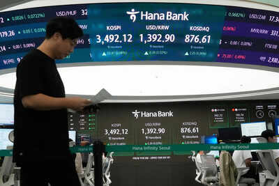 Asian stocks: Markets trade in green on US interest rate cut hopes; Nikkei adds over 700 points, Kospi gains 2.7% Asian stocks: Markets trade in green on US interest rate cut hopes; Nikkei adds over 700 points, Kospi gains 2.7%