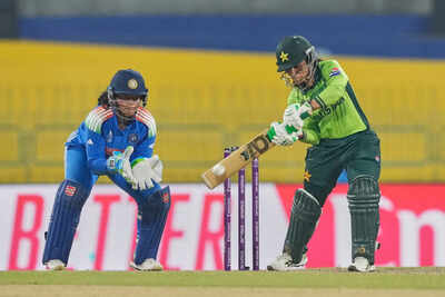 First ever! Pakistan batter achieves feat never done before against India in ODIs – watch First ever! Pakistan batter achieves feat never done before against India in ODIs – watch