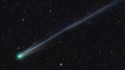 2 green comets shine bright. How to spot them in the night sky?