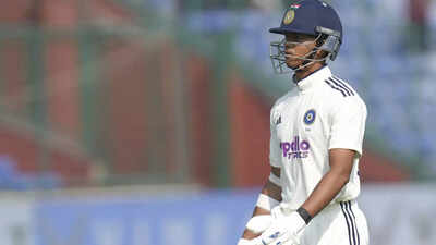 Yashasvi Jaiswal misses double century, slams forehead in disappointment; joins Rahul Dravid’s unwanted record | Cricket News Yashasvi Jaiswal misses double century, slams forehead in disappointment; joins Rahul Dravid’s unwanted record | Cricket News