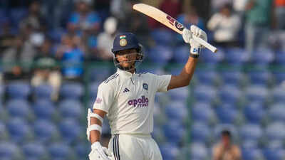 Sunil Gavaskar urges Yashasvi Jaiswal to keep scoring ‘granddaddy hundreds’ after 175 in Delhi Test | Cricket News Sunil Gavaskar urges Yashasvi Jaiswal to keep scoring ‘granddaddy hundreds’ after 175 in Delhi Test | Cricket News