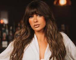 Ella Langley, Riley Green, Lainey Wilson Shine at 2025 CMAs