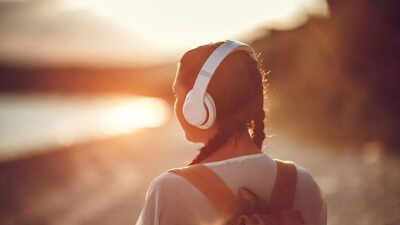 Why that song is stuck in your head: The science behind catchy tunes that replay on loop |