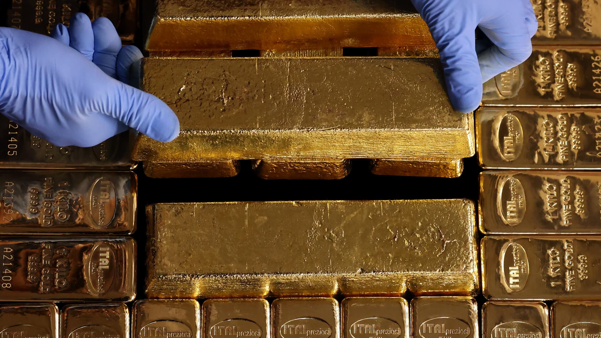 Best and worst asset classes of 2025. Gold wins the year