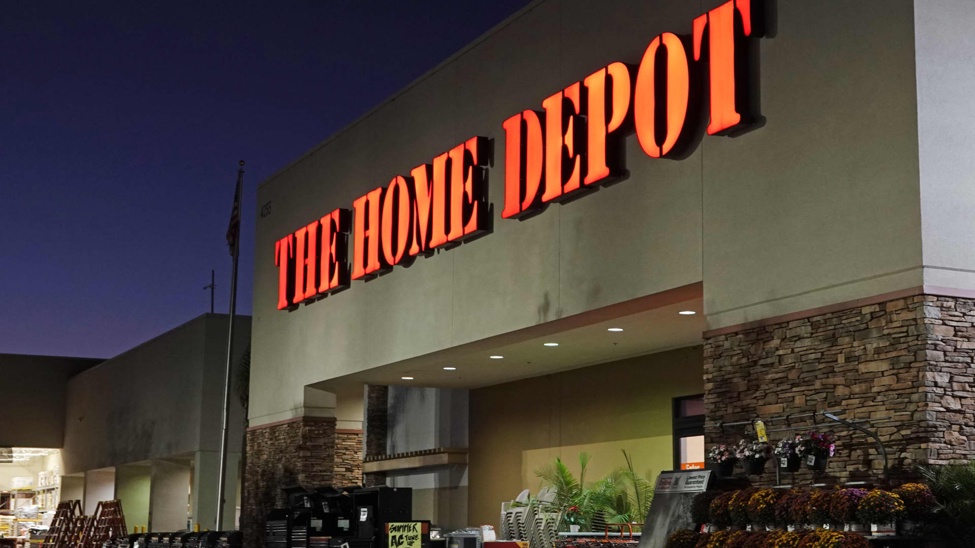 3 positive signals for Home Depot — and its shareholders — heading into 2026