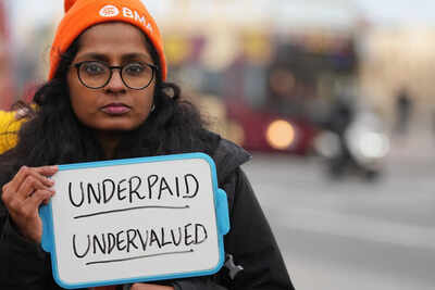 Indian doctors are leaving the UK! Money troubles or policy pressures? Here’s the real reason