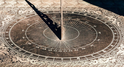 Mind-bending theory claims we’re actually in the year 1726 and that 300 years of history never happened |