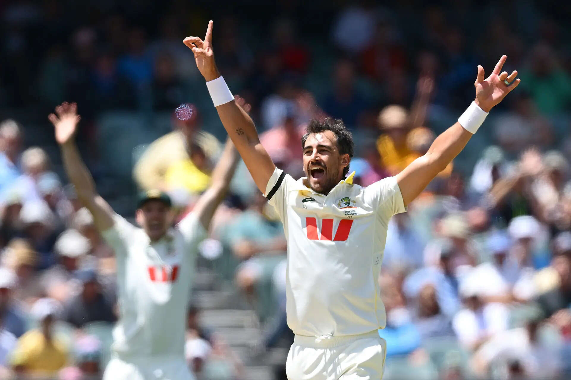 England 350/9 in 101.4 Overs | AUS vs ENG Live Score, 3rd Ashes Test Day 5: Mitchell Starc provides crucial breakthrough for Australia; Will Jacks falls