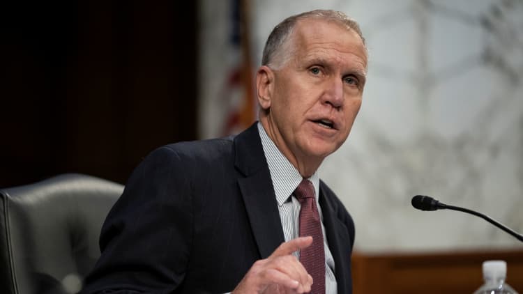 Republican Sen. Thom Tillis vows to block Trump’s Fed nominees following Powell probe