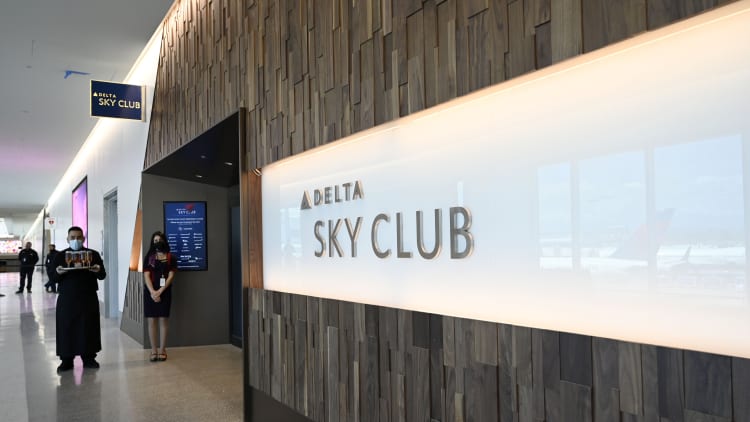 JetBlue unveils first ever airport lounge, BlueHouse