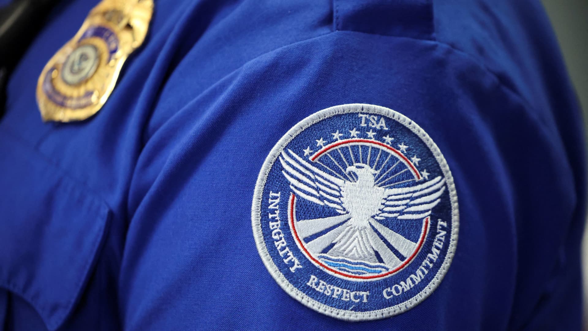 TSA giving airline passenger data to ICE: NYT