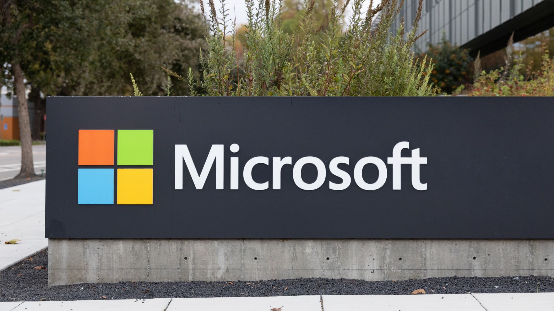 Top Wall Street analysts favor these 3 stocks for solid upside