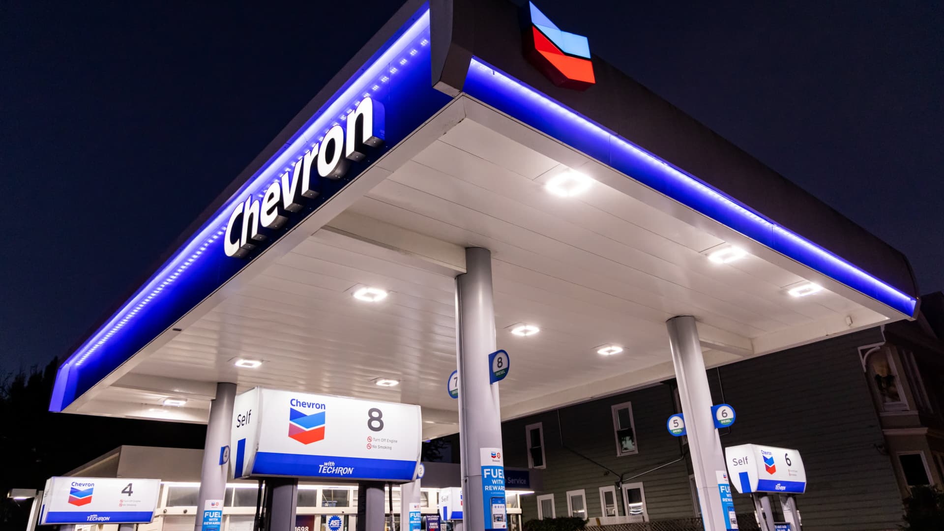 Market sees Chevron the big Venezuela winner. But oil majors face a long road