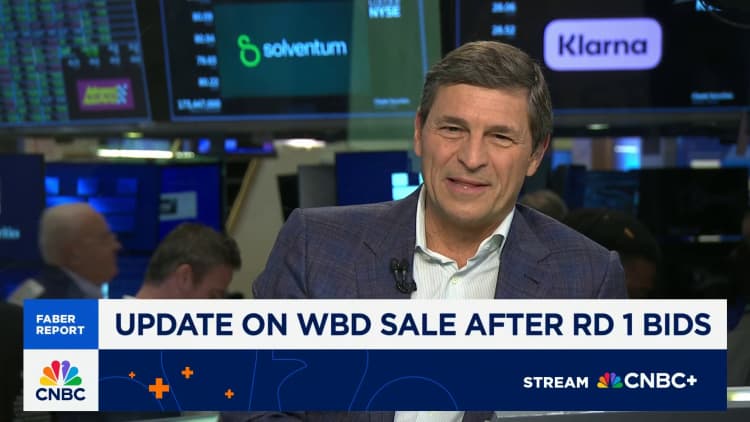 Paramount, Comcast, Netflix submit offers