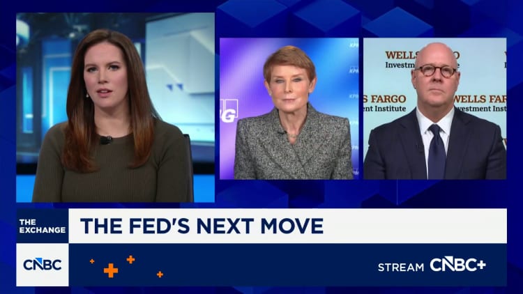 How job seekers can stand out in a hiring recession