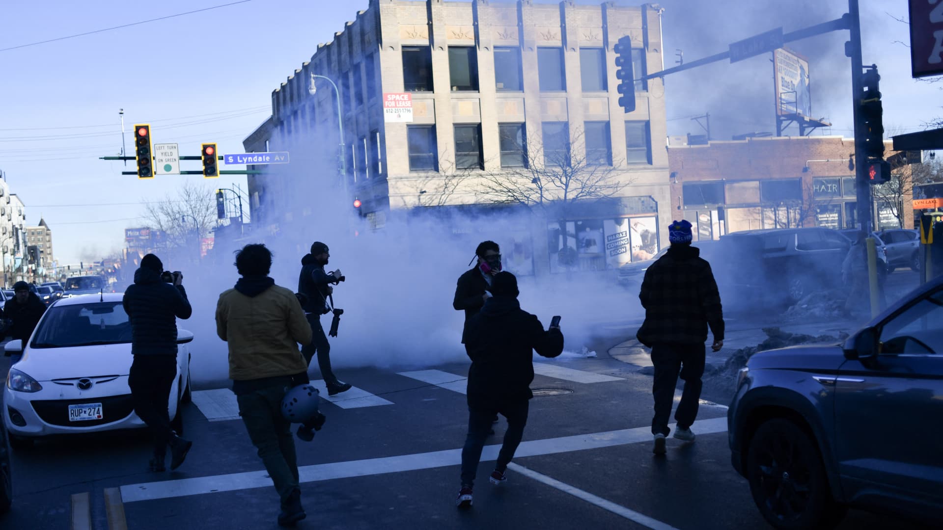 Judge rules feds can’t detain or tear gas peaceful protesters