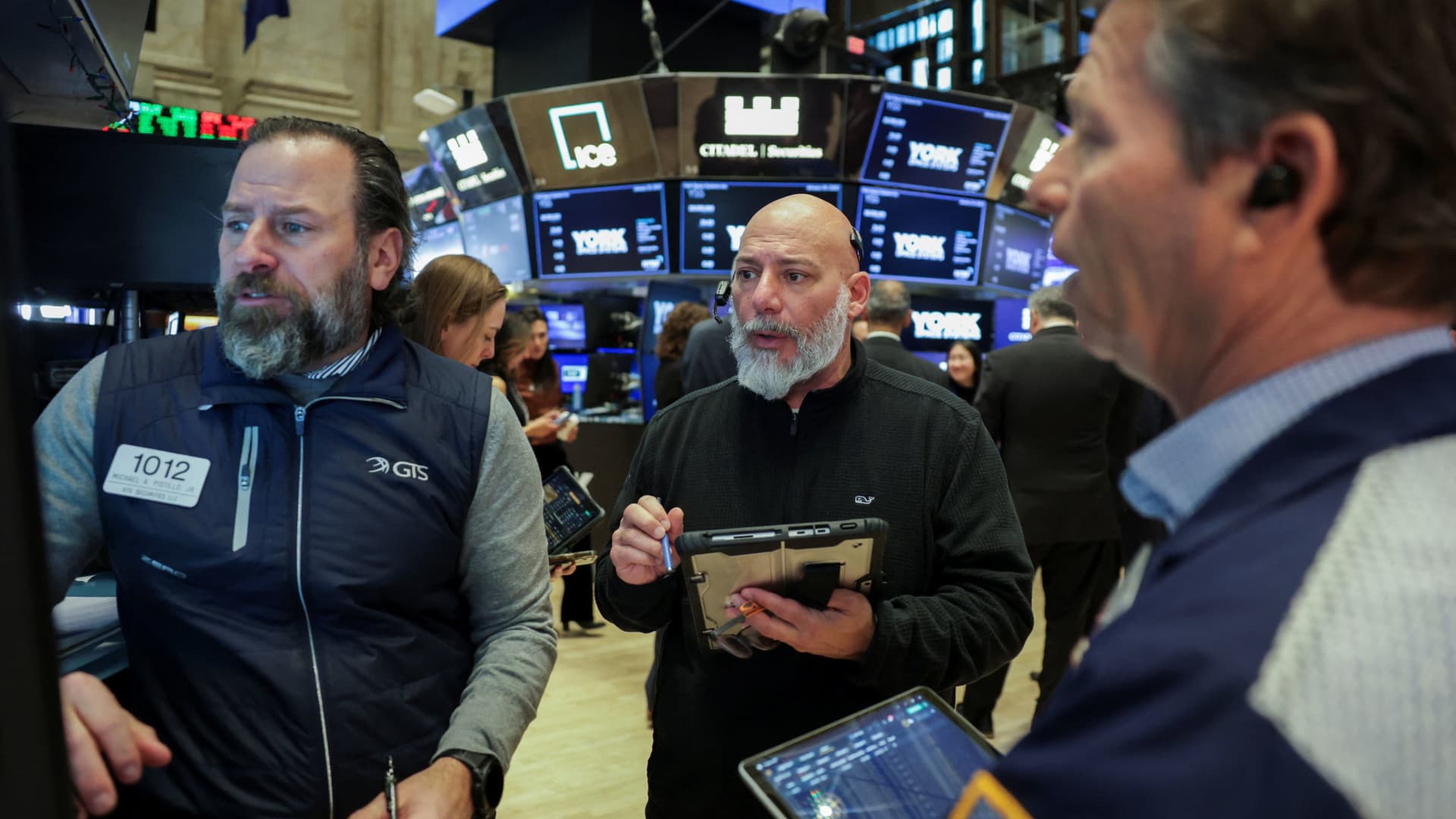 Earnings, jobs loom large next week for a discerning stock market