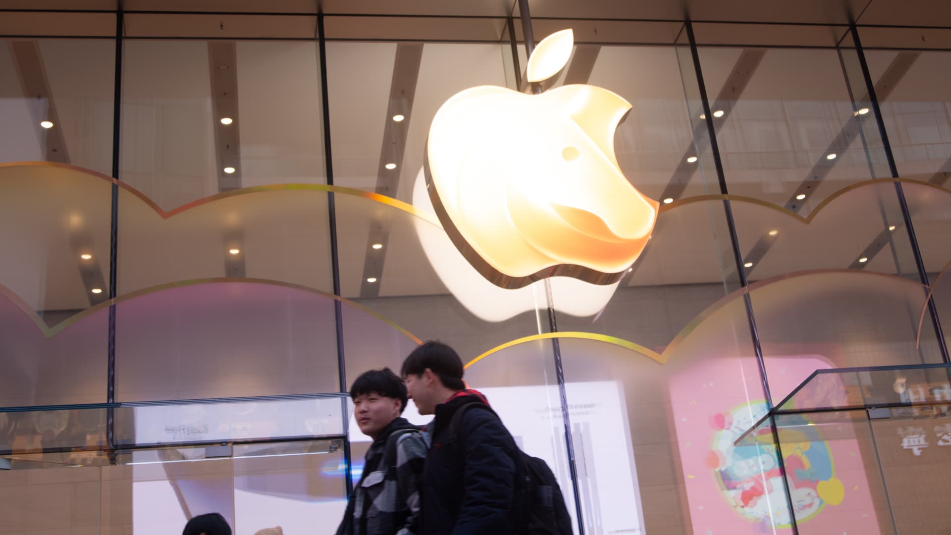 iPhone drove Apple’s robust earnings — but investors weren’t too enthused