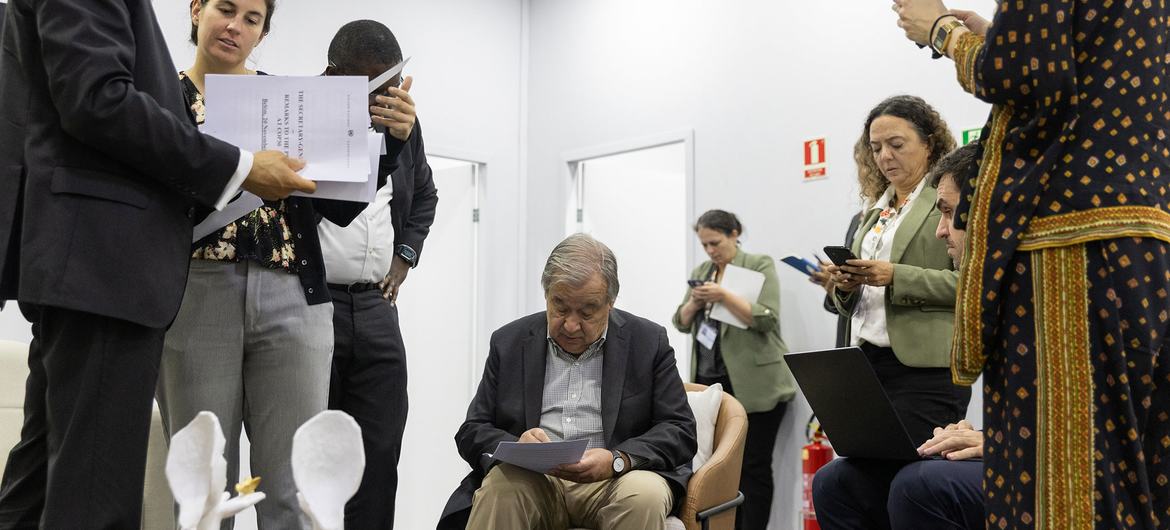 ‘The world is watching’: Guterres and Lula urge unity as COP30 talks near deadline
