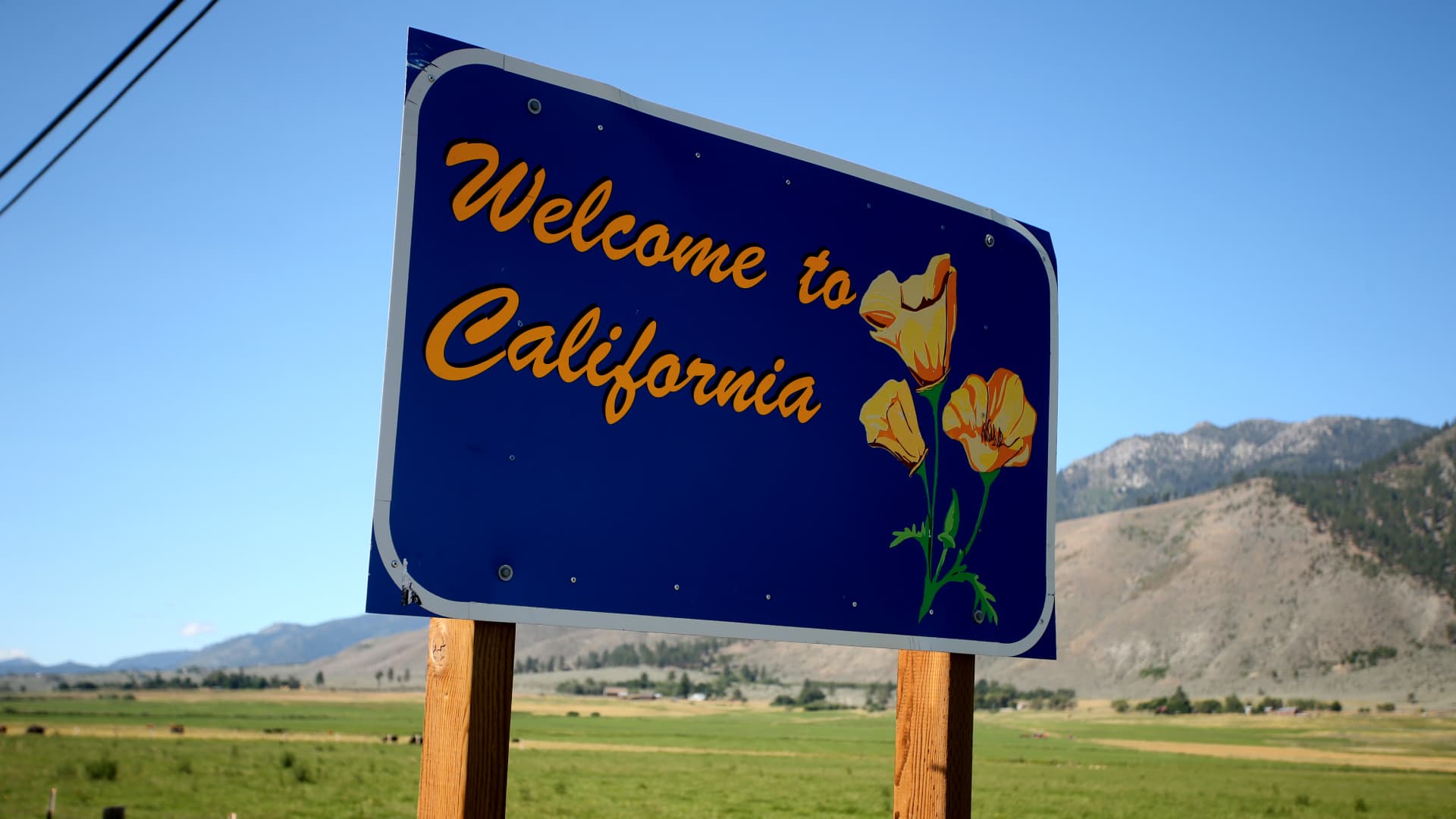 Why some billionaires are racing to leave California