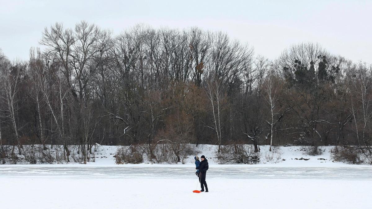 Power outages hit Ukraine, Moldova as Kyiv struggles against winter cold