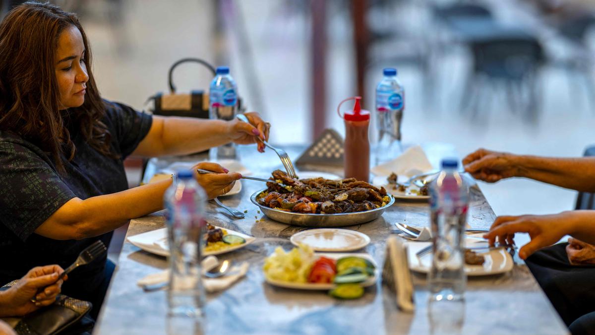 Egypt’s Sudanese refugees using rich cuisine to build new lives