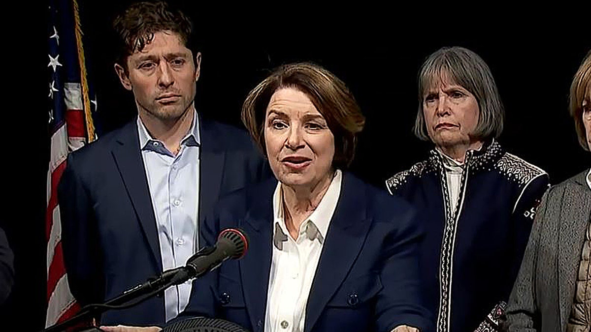 Minneapolis mayor, Klobuchar demand ICE exit state after another fatal shooting