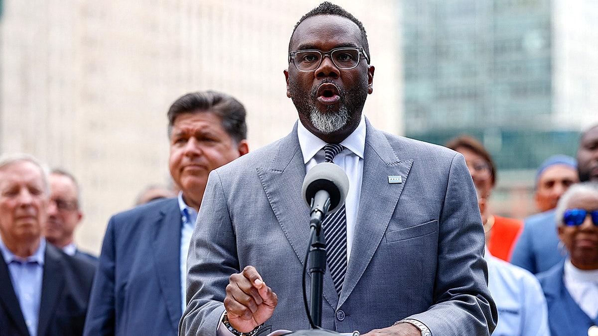 PASTOR COREY BROOKS: Chicago Mayor Johnson prioritizes ICE resistance over local issues