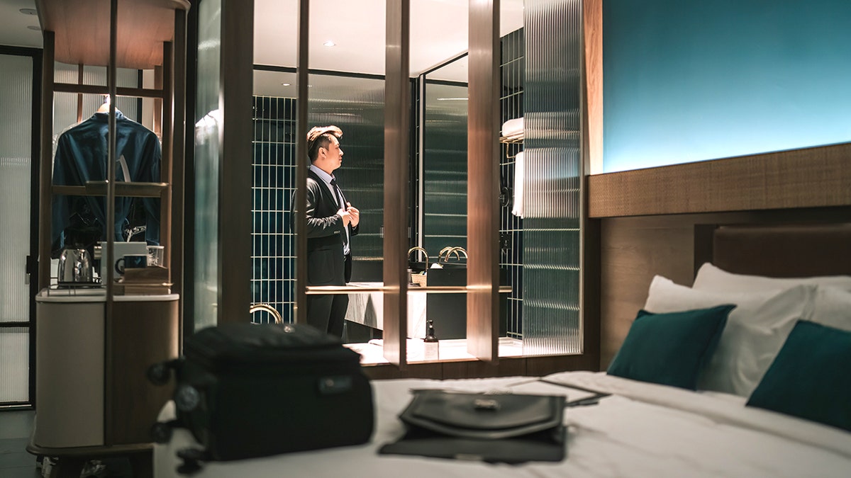 Hotel bathroom doors removed for cost savings, travelers complain