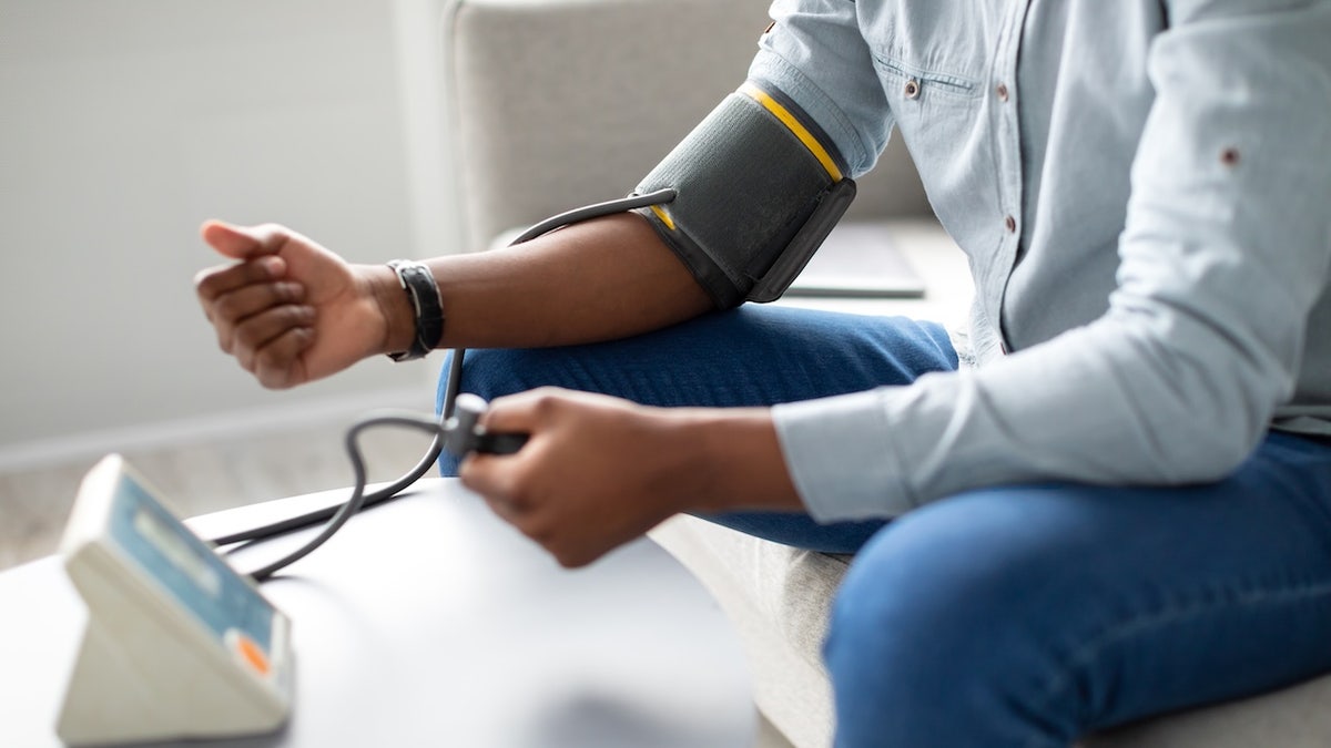 Men’s risk of heart attack soars multiple years before women, study finds