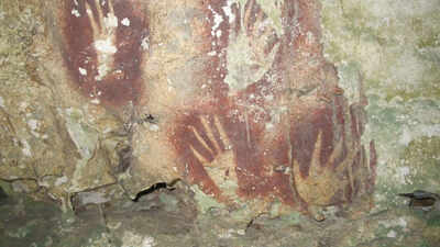 Scientists discovered mysterious cave handprint that could be the oldest rock art ever found |