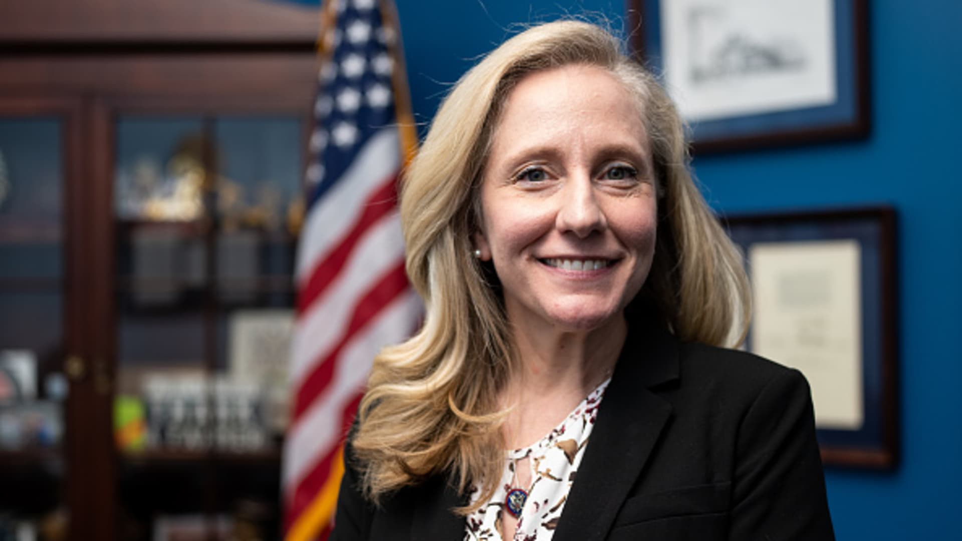 Democrats pick Gov. Spanberger to give State of the Union rebuttal