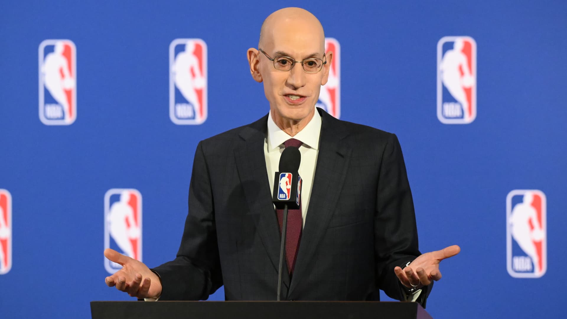 NBA embraces content creators, tries to protect live sports rights