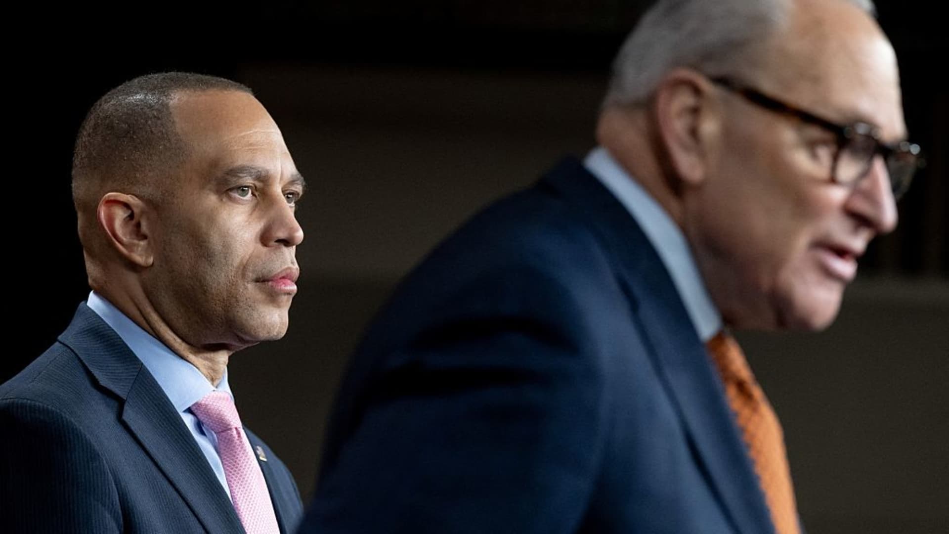 White House gives DHS funding offer as government shutdown continues