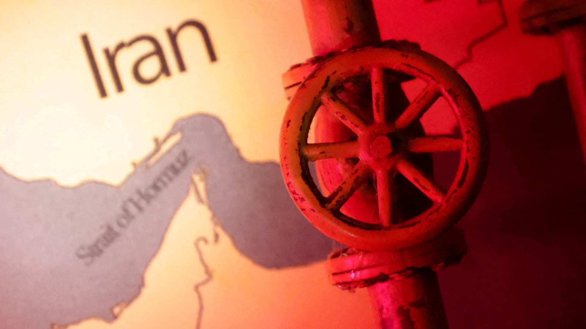 Oil prices stable as Iran conducts war games in Strait of Hormuz