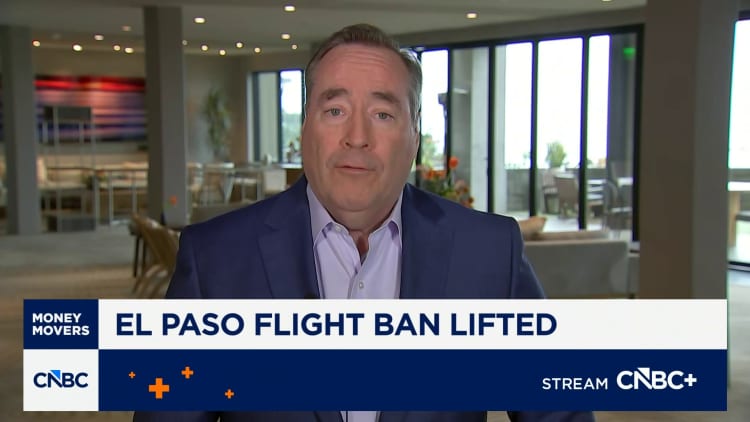 FAA abruptly lifts order halting El Paso flights; Trump official says Defense Dept. disabled Mexican cartel drones