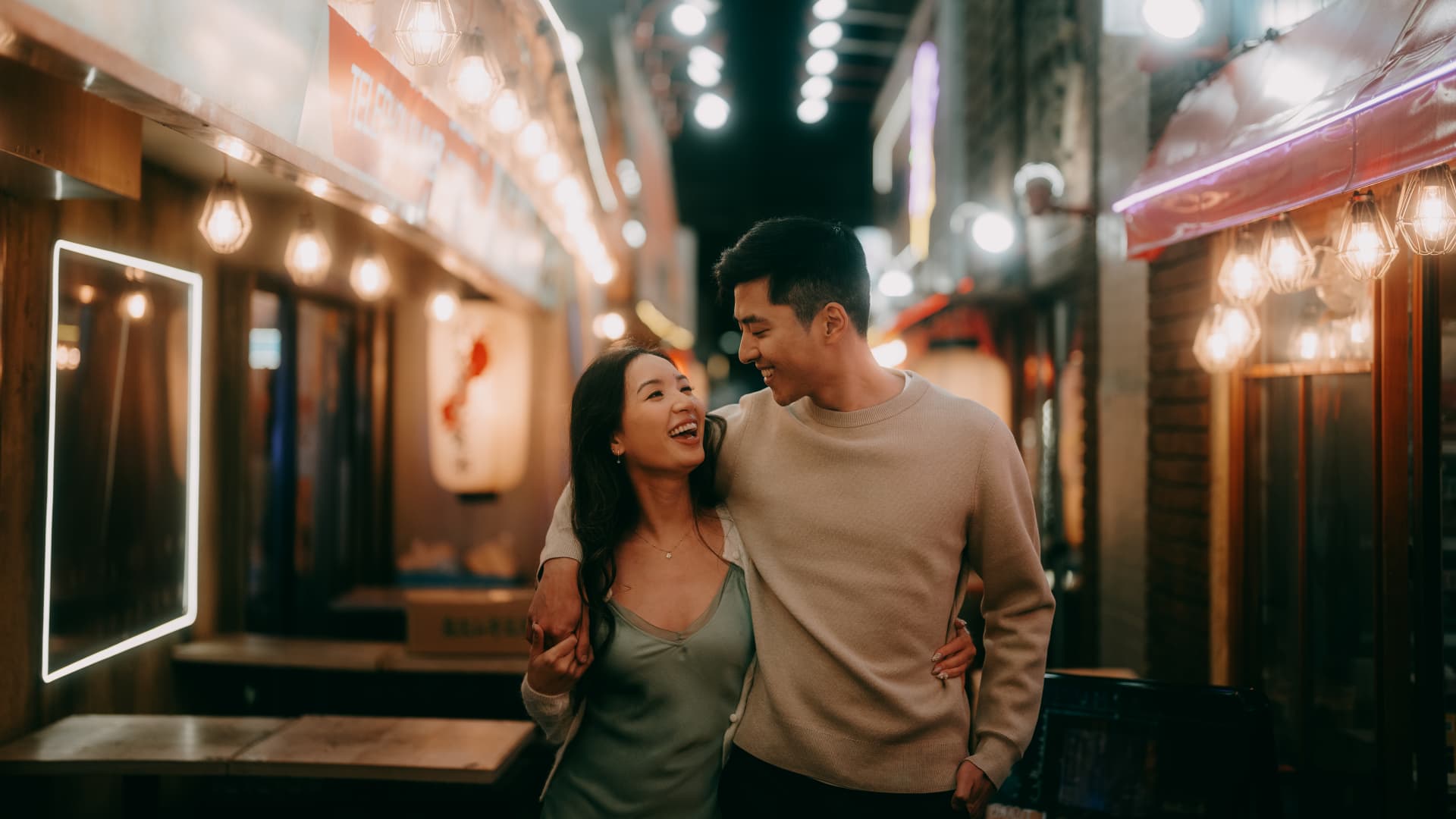 Don’t ask ‘How much do you make?’ on a date—ask these 7 questions instead