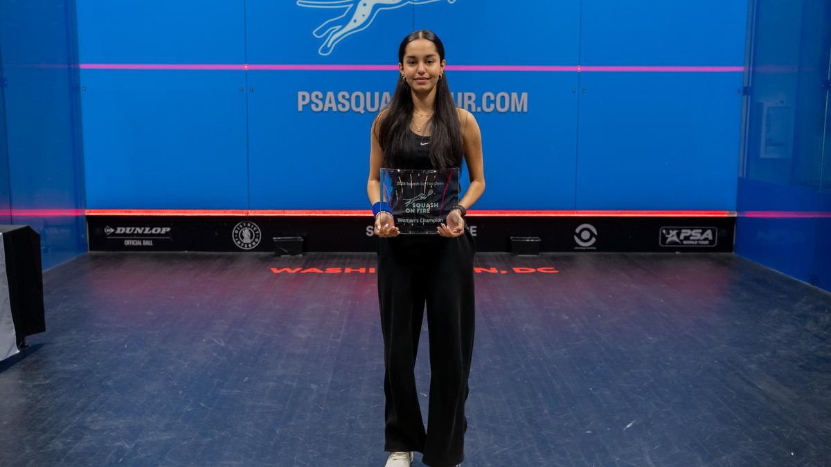 Anahat, Krishna win titles