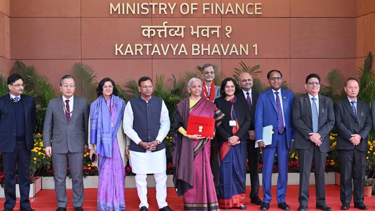 Budget 2026 LIVE: Finance Minister Nirmala Sitharaman meets President Murmu ahead of her ninth Budget