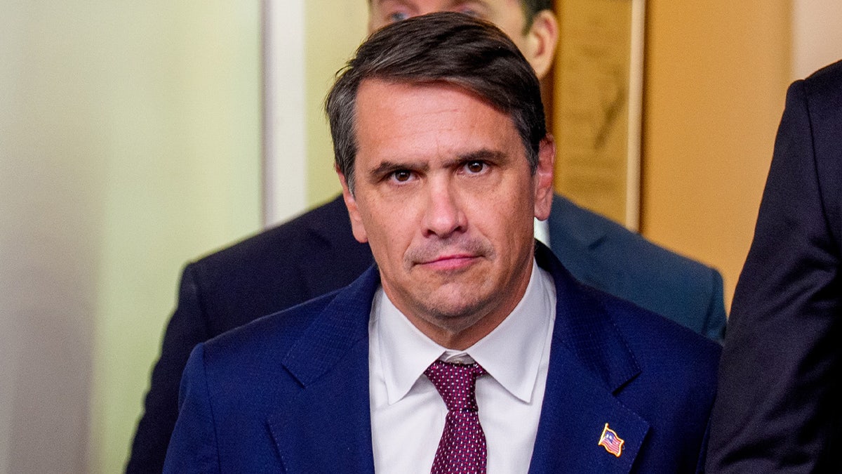 Todd Blanche disputes asylum claim for 5-year-old, dad detained by ICE