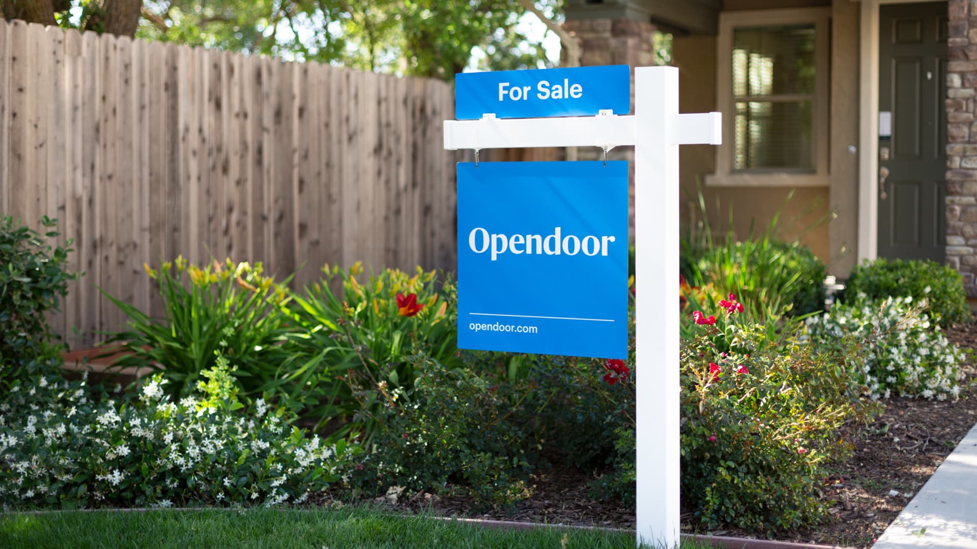 Opendoor buys Doma closing, escrow business to lower mortgage refinance costs
