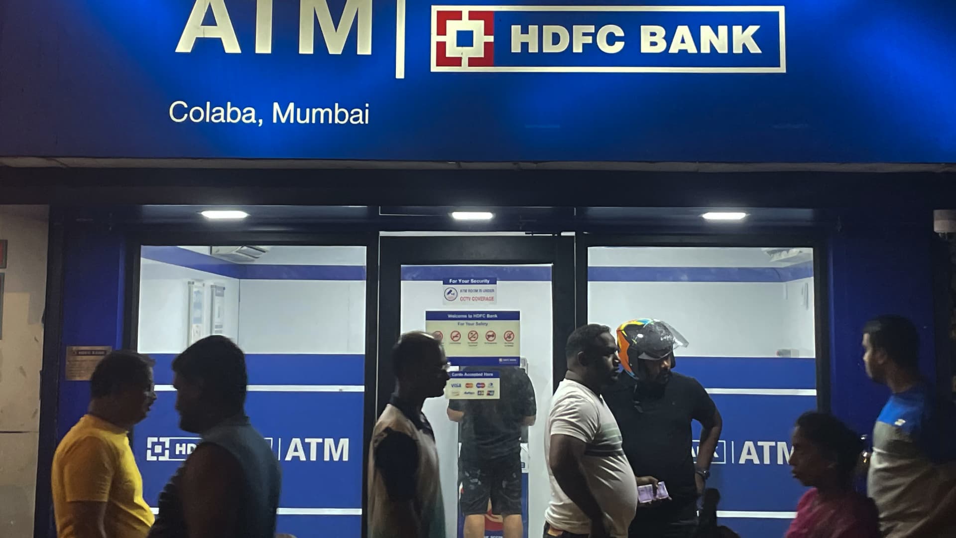 HDFC Bank shares fall over 5% as part-time chair of India’s largest private bank resigns over ‘ethics’