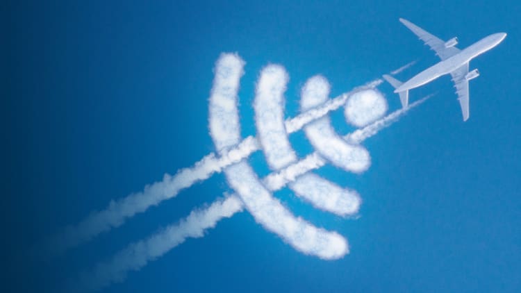 American Airlines considering Wi-Fi, in-flight entertainment upgrades