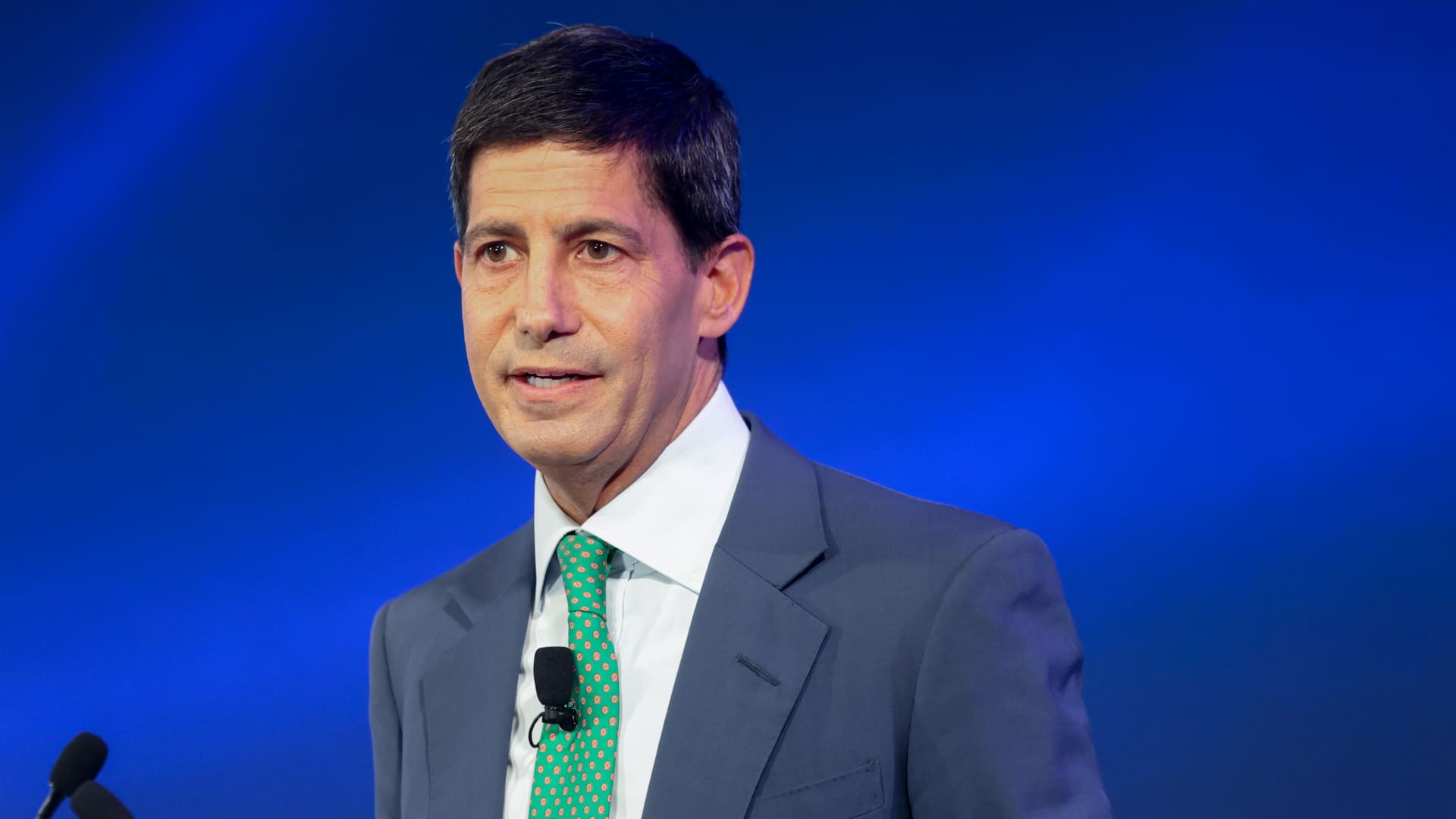 Trump officially nominates Kevin Warsh as Fed chair to replace Jerome Powell