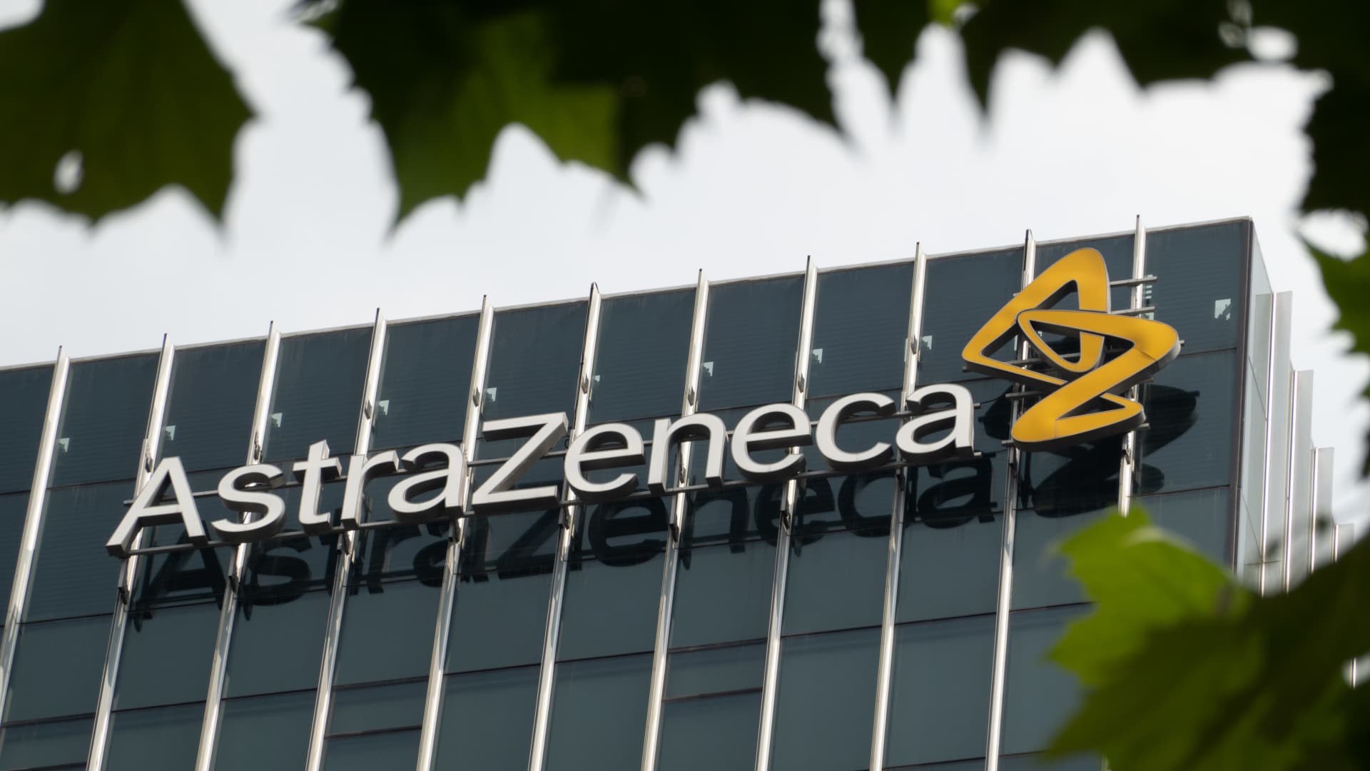 AstraZeneca stock jumps 4% after surprise lung disease trial win