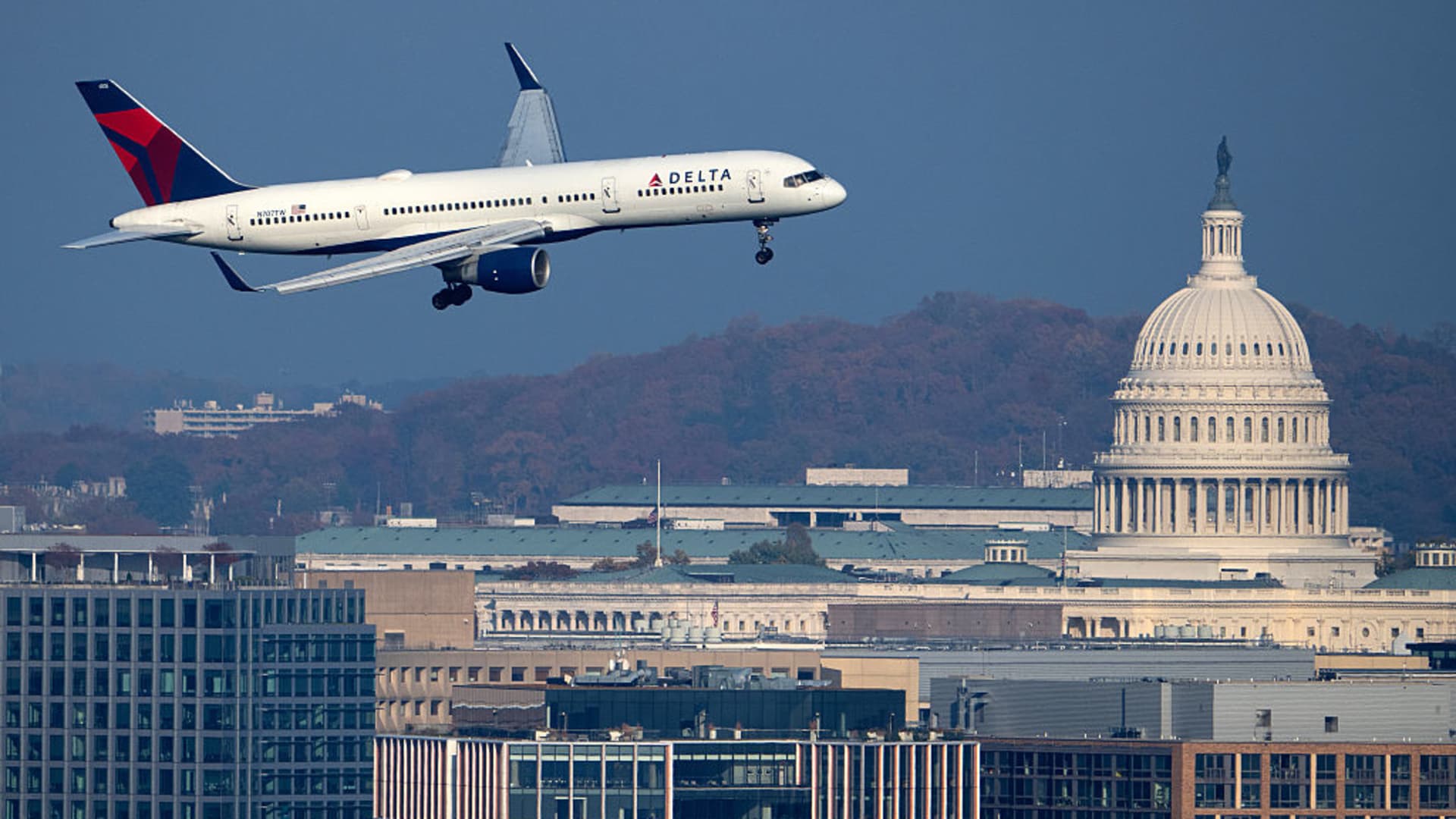 Delta suspends perk for Congress members, cites DHS shutdown