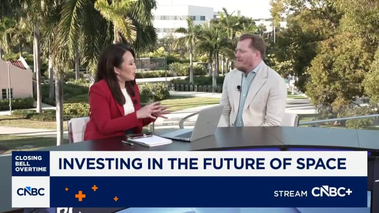 Starlink, Deutsche Telekom to launch satellite mobile service in Europe