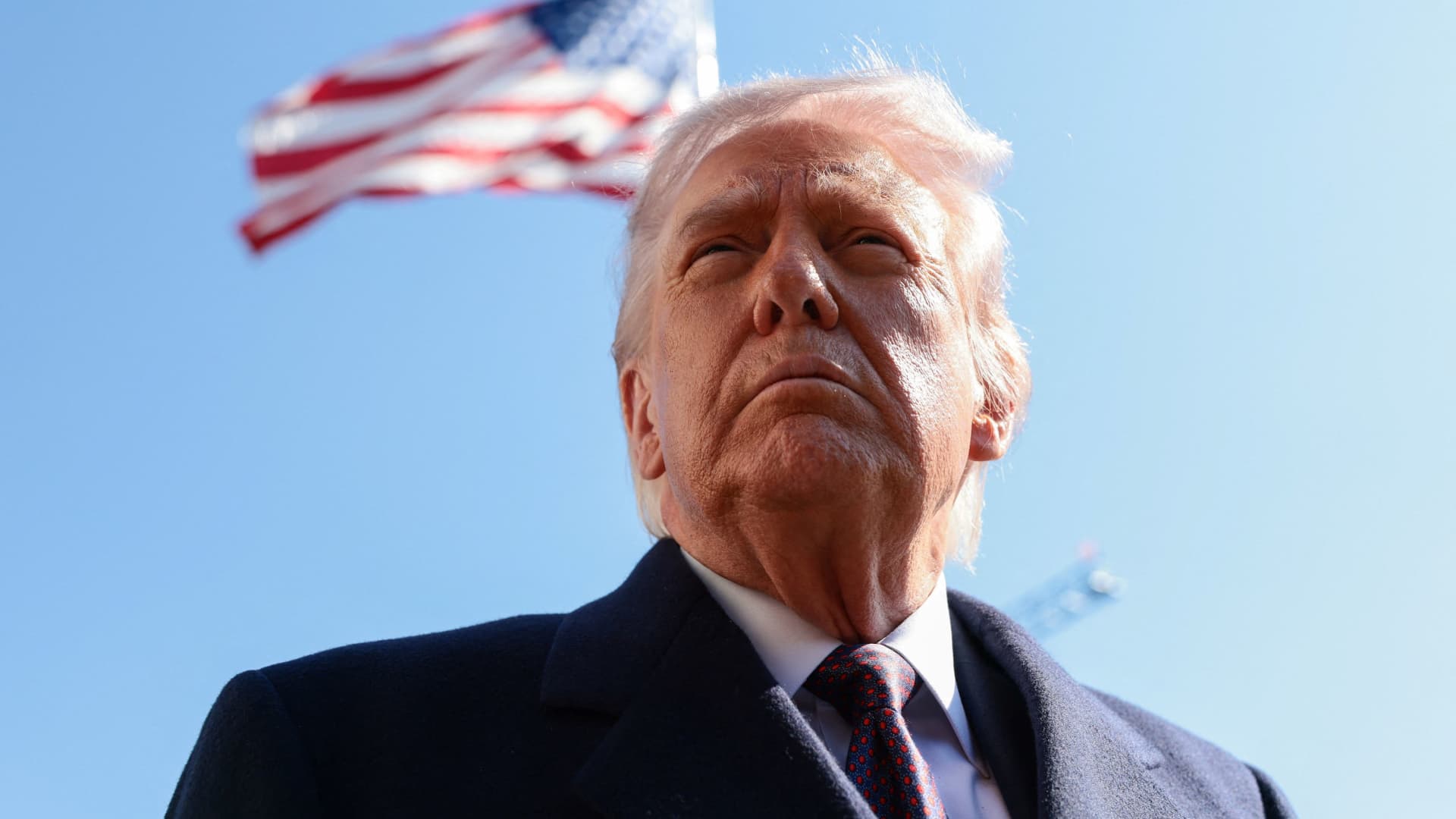 Trump faces an AI data center power dilemma ahead of midterms