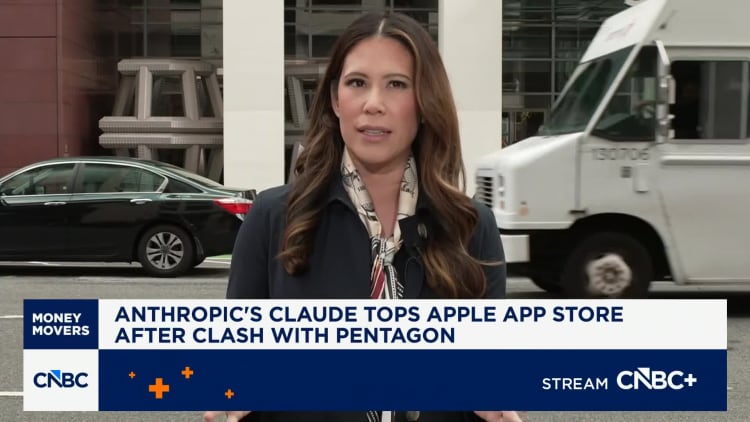 Anthropic’s Claude sees ‘elevated errors’ as it tops Apple’s free apps